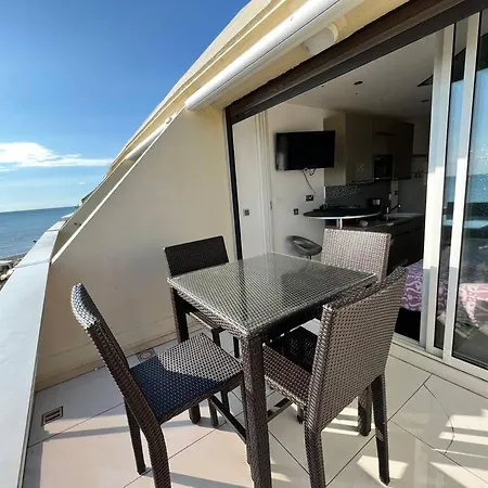 404 Heliopolis Naturiste Διαμέρισμα