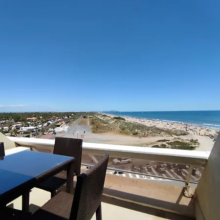 404 Heliopolis Naturiste 公寓 *