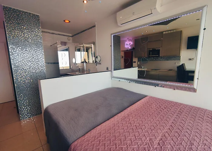 Apartment 404 Heliopolis Naturiste